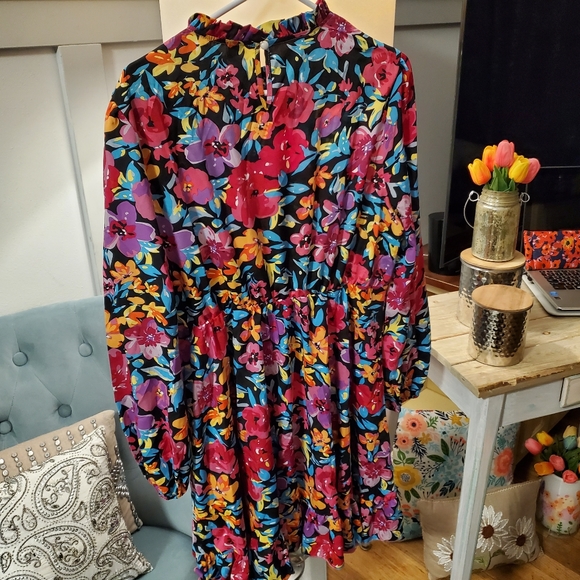 Colorful SHEIN 1XL Womans Dress - Picture 7 of 8